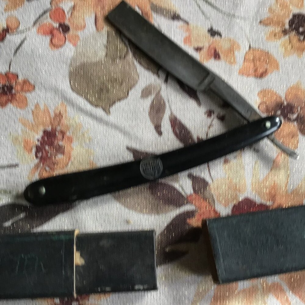 Keen Kutter K15 Antique Straight Edge Razor - Vintage Razor - Original Case